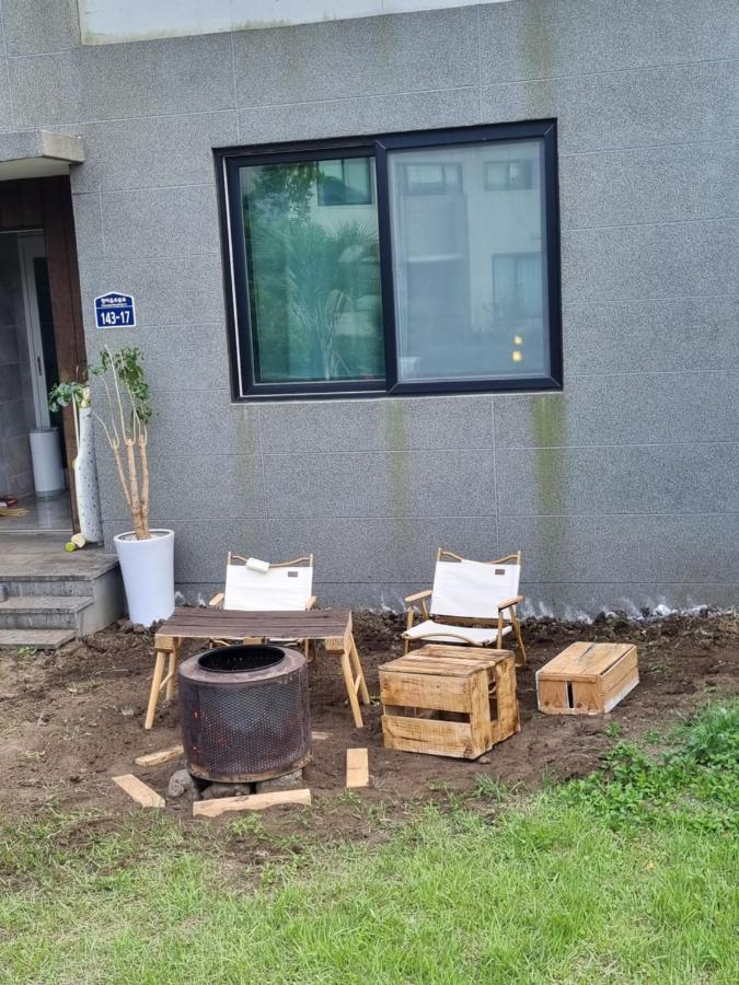 Gashi Sarang Bed and Breakfast Seogwipo Exterior foto