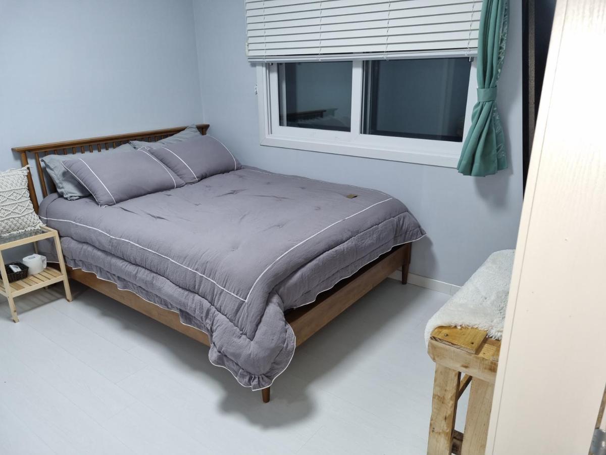 Gashi Sarang Bed and Breakfast Seogwipo Exterior foto